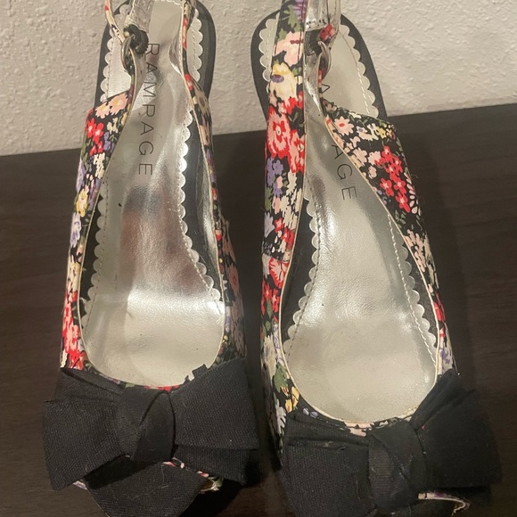 Rampage Black and Red Stiletto Heels - Picture 1 of 3